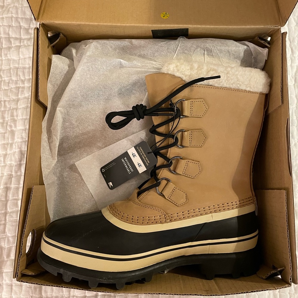 Sorel Caribou Waterproof Winter Boot - Women's 9.5 New in box.